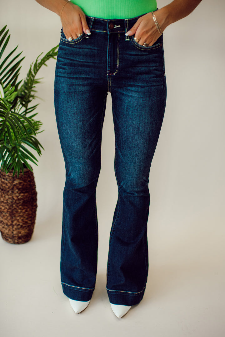 Judy Blue Zoey Flare Jeans (Dark Wash)