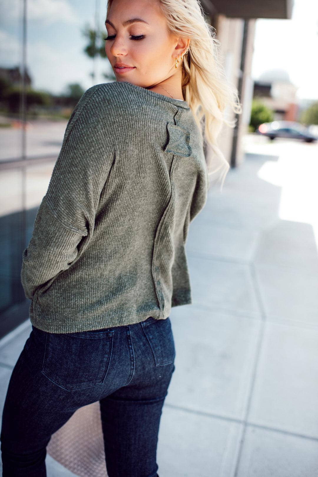 Zuri Ribbed Sweater (Olive)