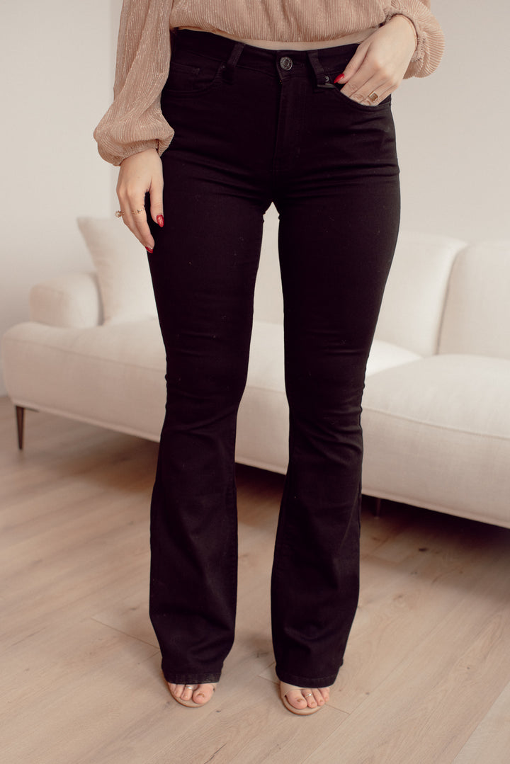 Walking in Berlin High Rise Flare Jeans in Black